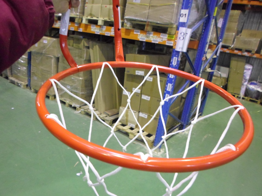 Корзина баскетбольная большая. Корзина для баскетбола. Большая баскетбольная корзина. Корзина для баскетбола со щитом. Кольцо б/б МТ №5, D 380мм, с упором и сеткой.